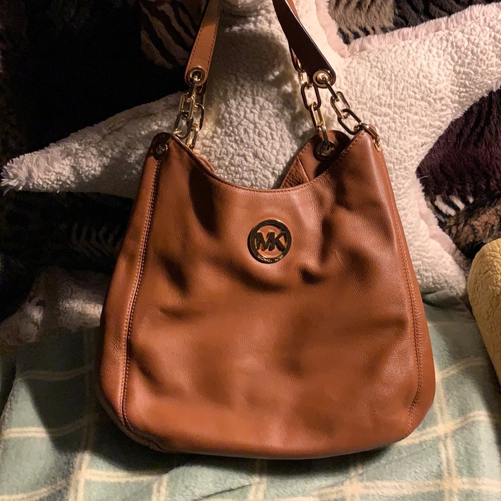 Michael Kors Fulton L chain Pebble Leather Bag